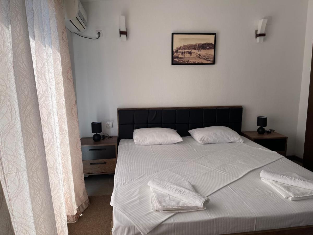 Apartaments Queen ウルツィニ エクステリア 写真