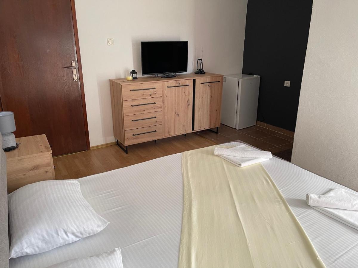 Apartaments Queen ウルツィニ エクステリア 写真