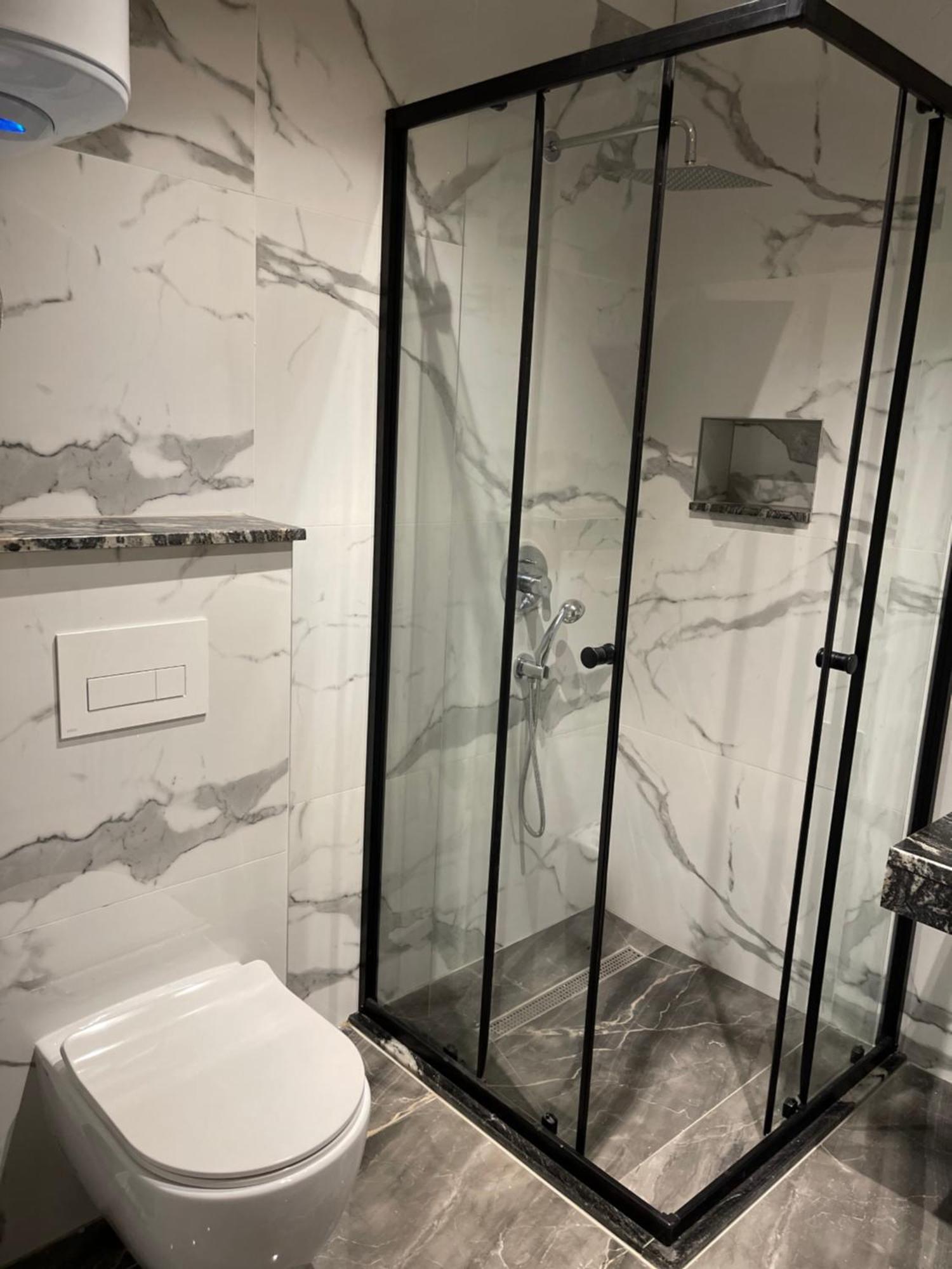 Apartaments Queen ウルツィニ エクステリア 写真