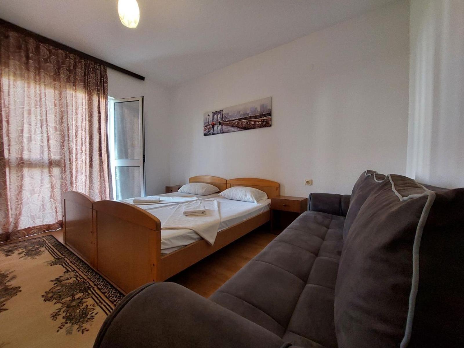 Apartaments Queen ウルツィニ エクステリア 写真